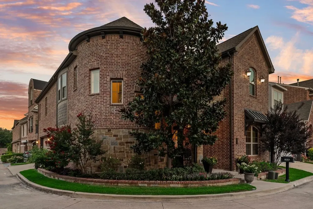 18307 Frankford Lakes Circle Dallas TX 75252