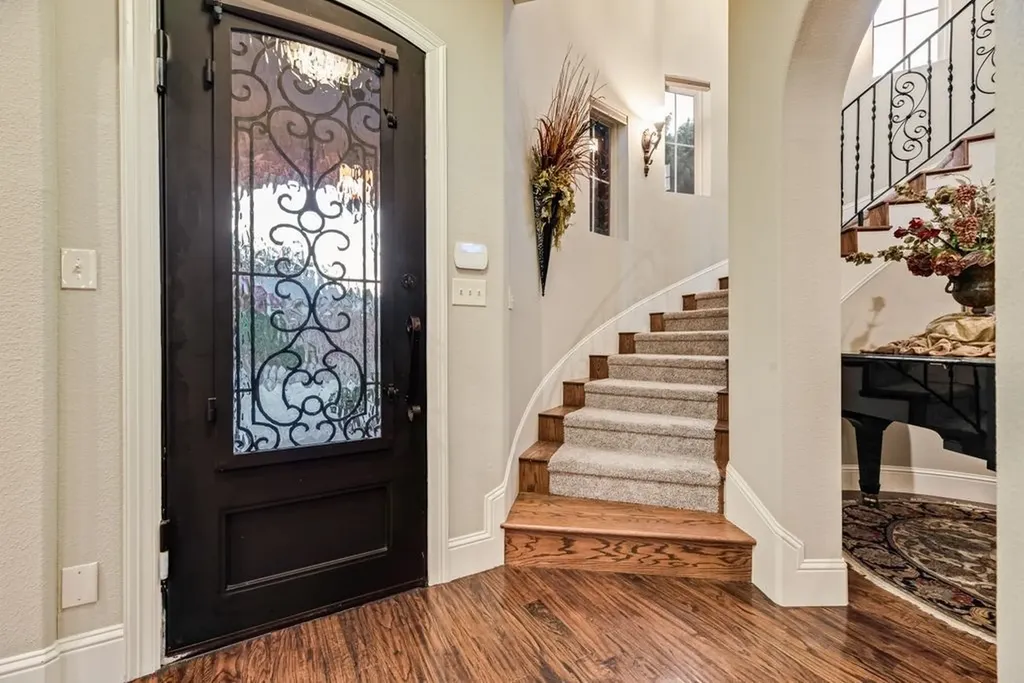 18307 Frankford Lakes Circle Dallas TX 75252