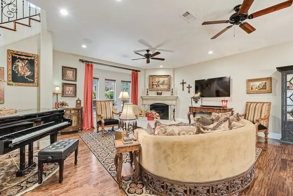 18307 Frankford Lakes Circle Dallas TX 75252