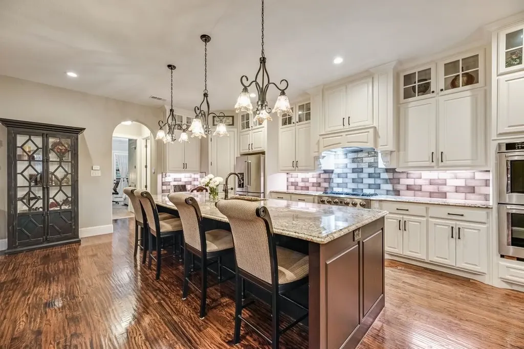 18307 Frankford Lakes Circle Dallas TX 75252