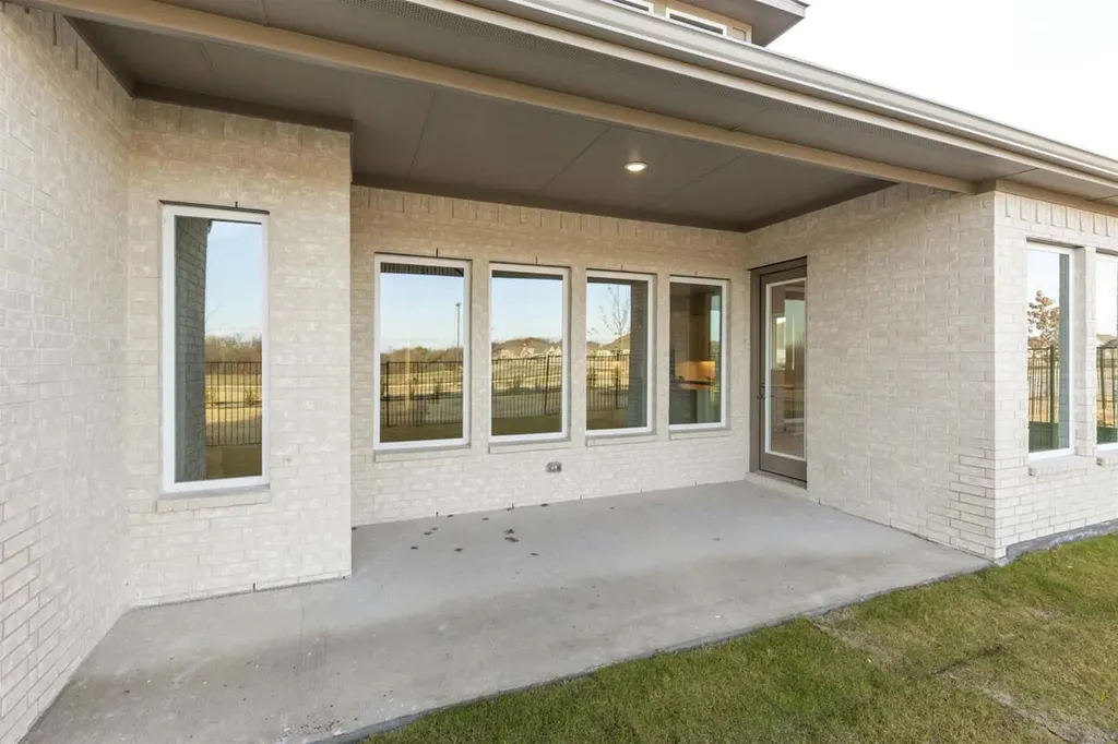 1012 Butterfly Lane Justin TX 76247