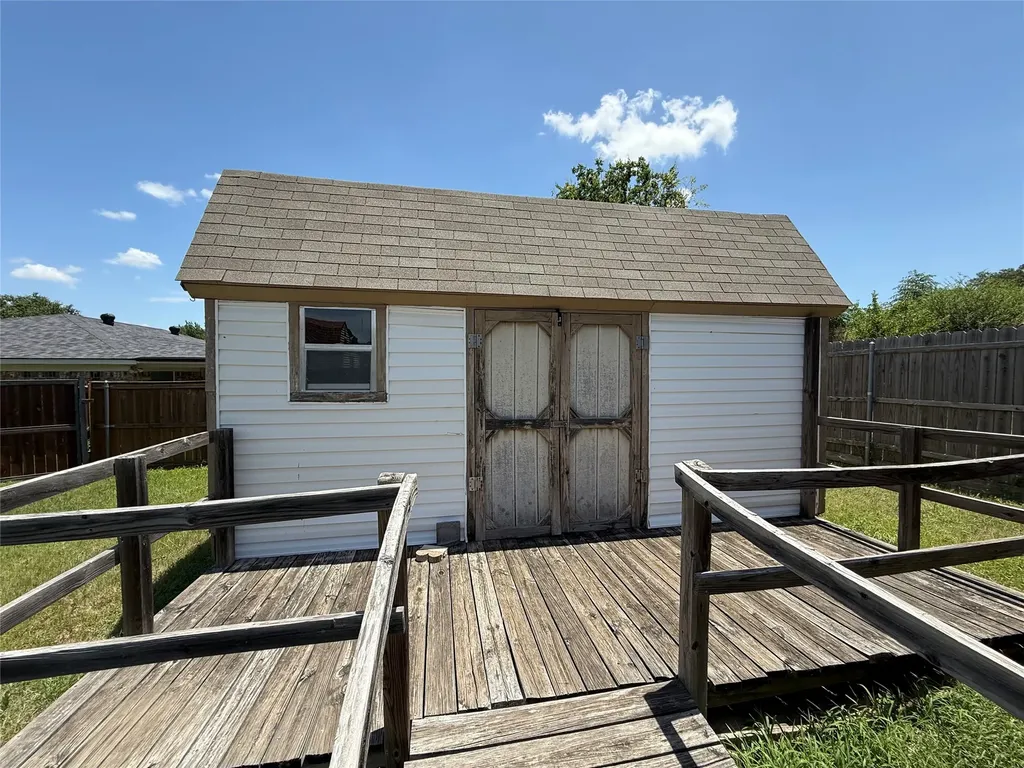 1413 Lamplighter Lane Edgecliff Village TX 76134