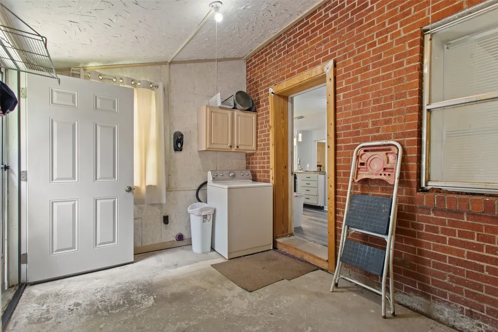 110 Church Street Winona TX 75792