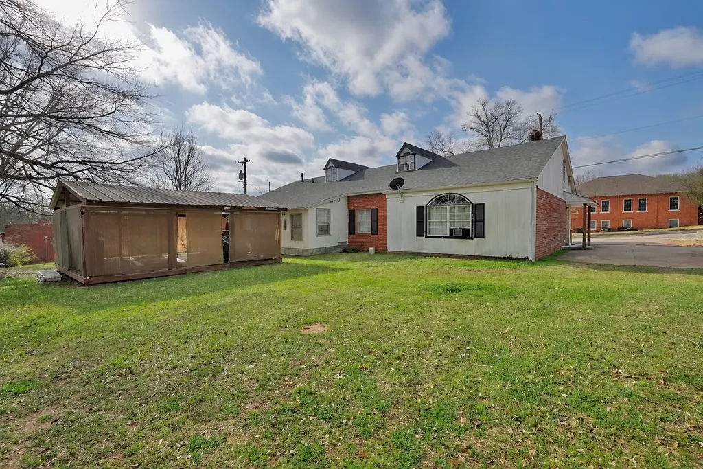 110 Church Street Winona TX 75792