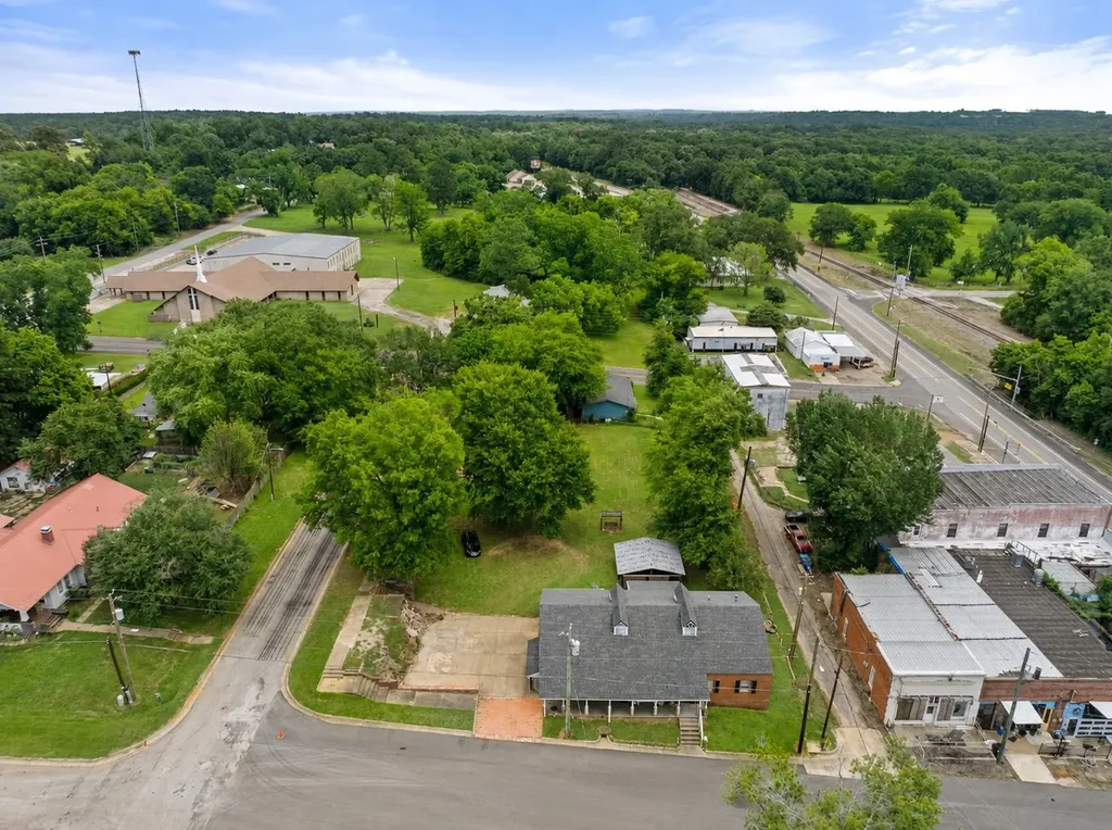 110 Church Street Winona TX 75792