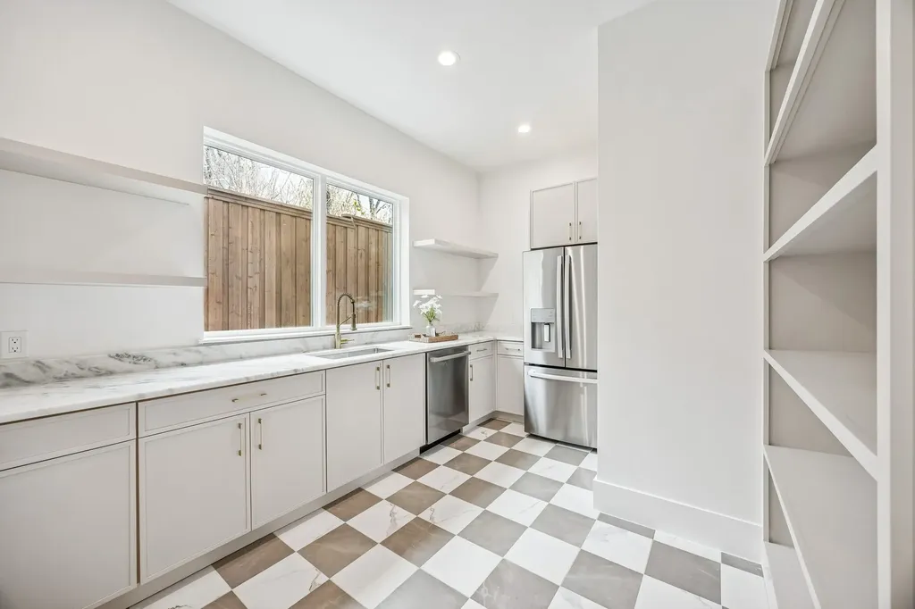 1811 Bermuda Street Dallas TX 75214