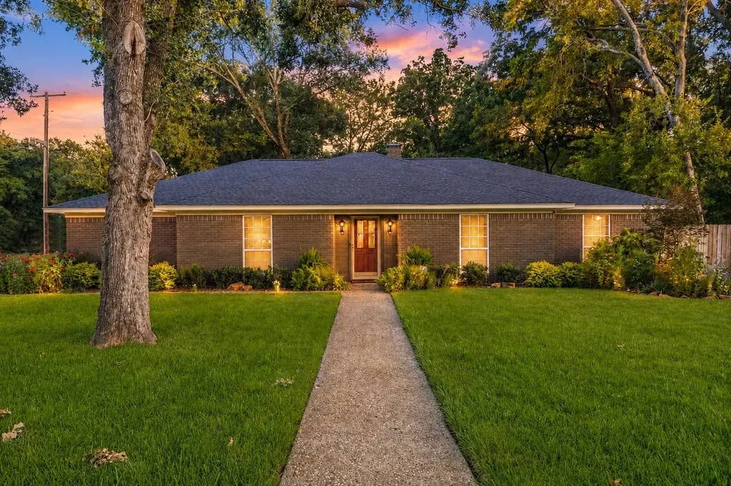1401 Bowie Circle Corsicana TX 75110