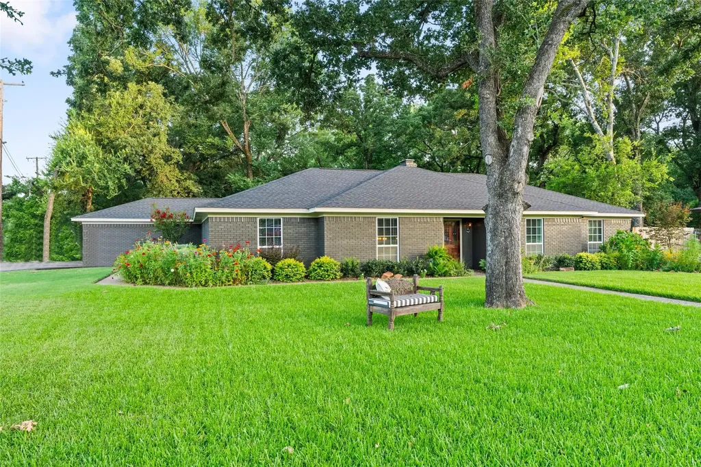 1401 Bowie Circle Corsicana TX 75110