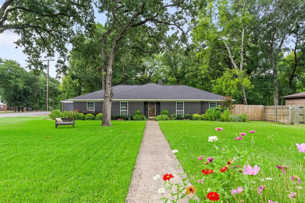 1401 Bowie Circle Corsicana TX 75110