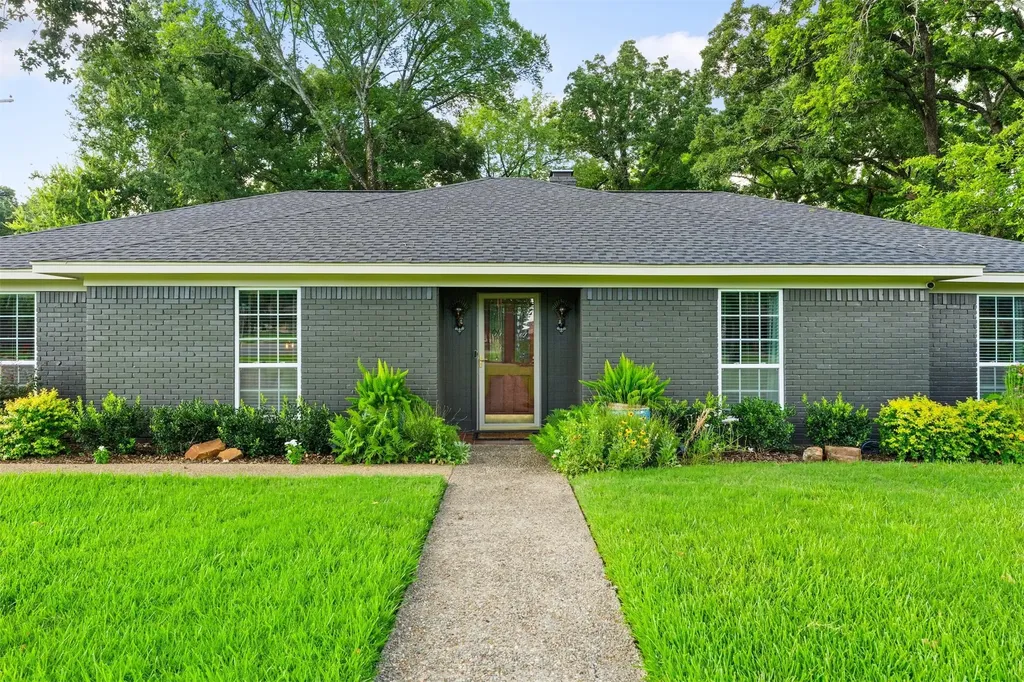 1401 Bowie Circle Corsicana TX 75110
