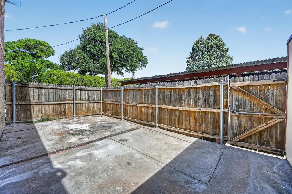 1801 E Grauwyler Road Irving TX 75061