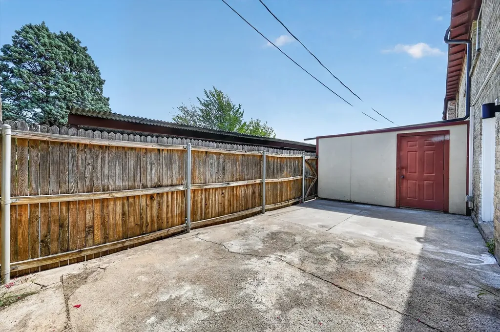 1801 E Grauwyler Road Irving TX 75061
