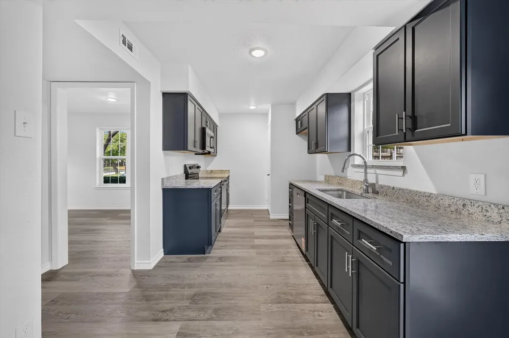 1801 E Grauwyler Road Irving TX 75061