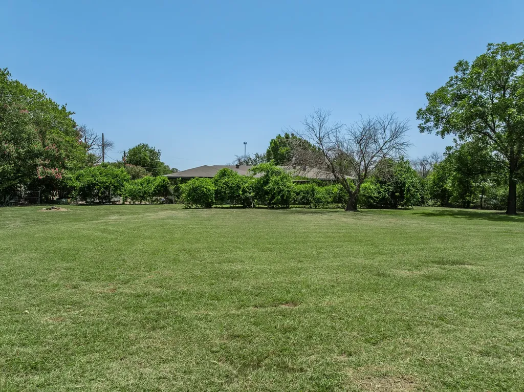 195 Amy Joy Drive China Spring TX 76633
