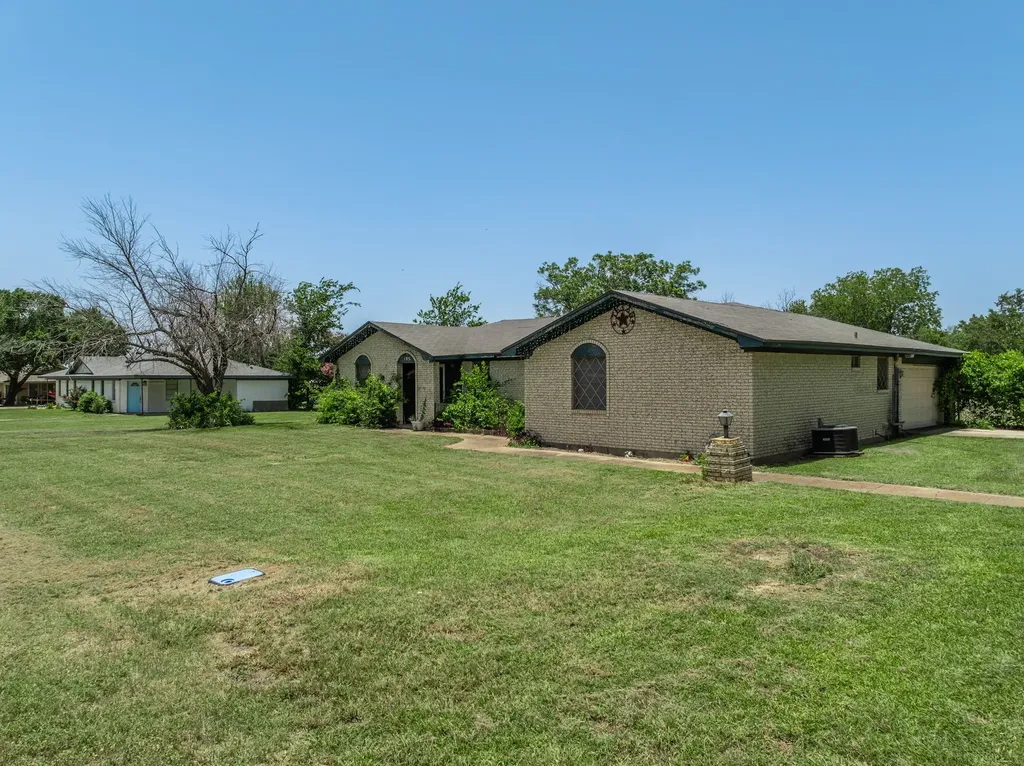 195 Amy Joy Drive China Spring TX 76633