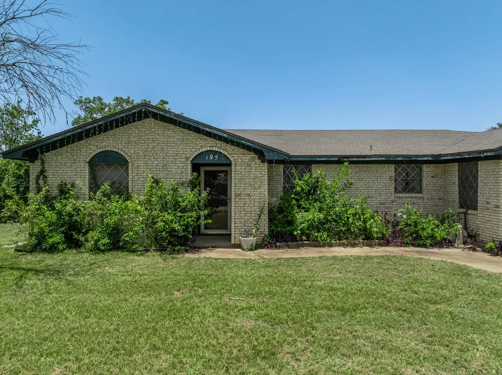 195 Amy Joy Drive China Spring TX 76633