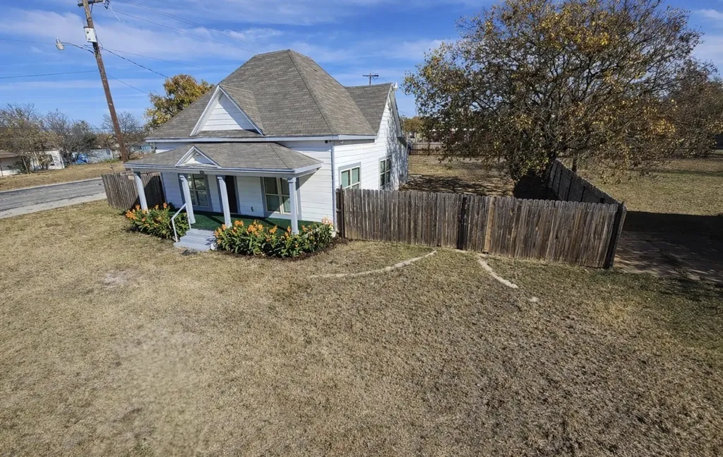 101 S Walnut Avenue Petrolia TX 76377