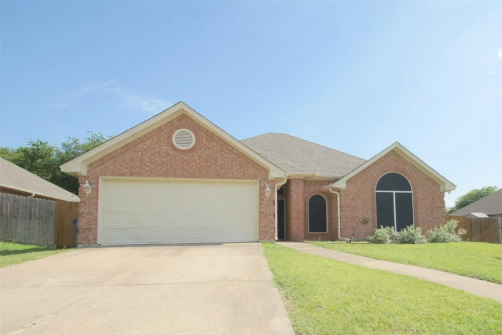 1804 Sand Stone Drive Sanger TX 76266