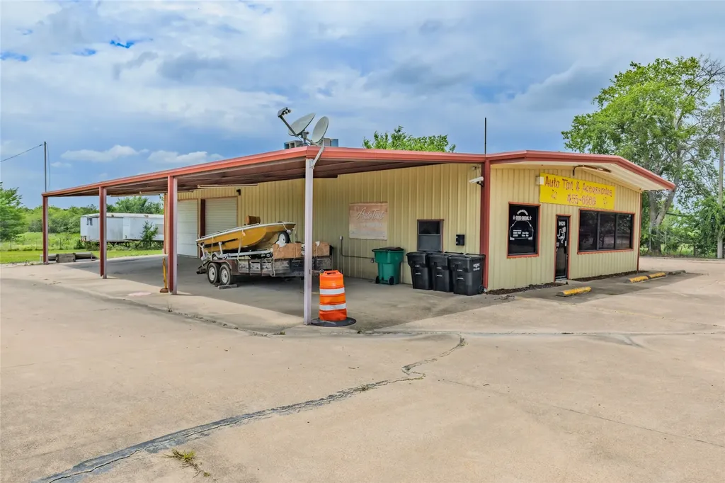 9920 Wesley Street Greenville TX 75402