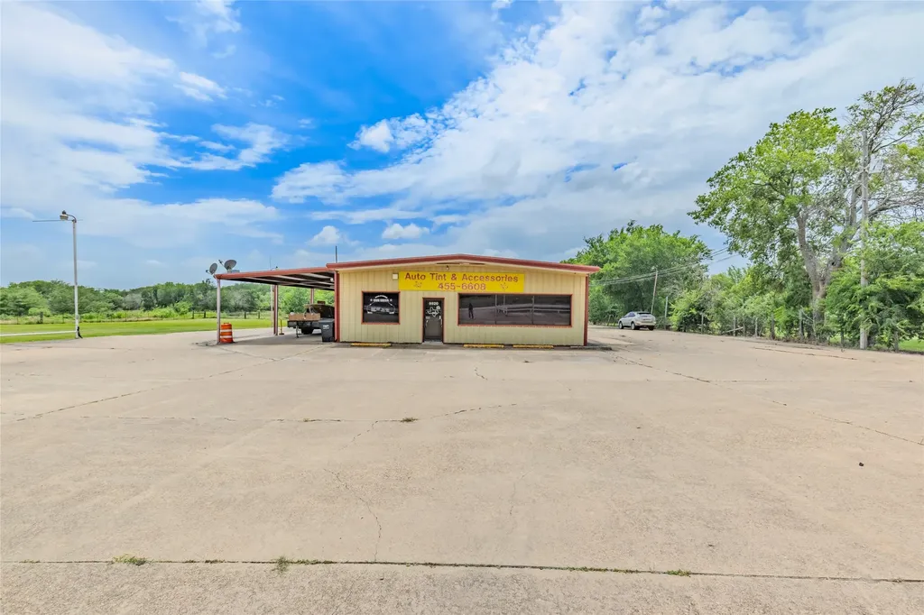 9920 Wesley Street Greenville TX 75402