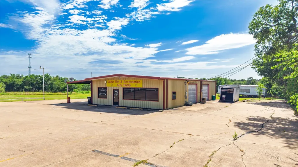 9920 Wesley Street Greenville TX 75402