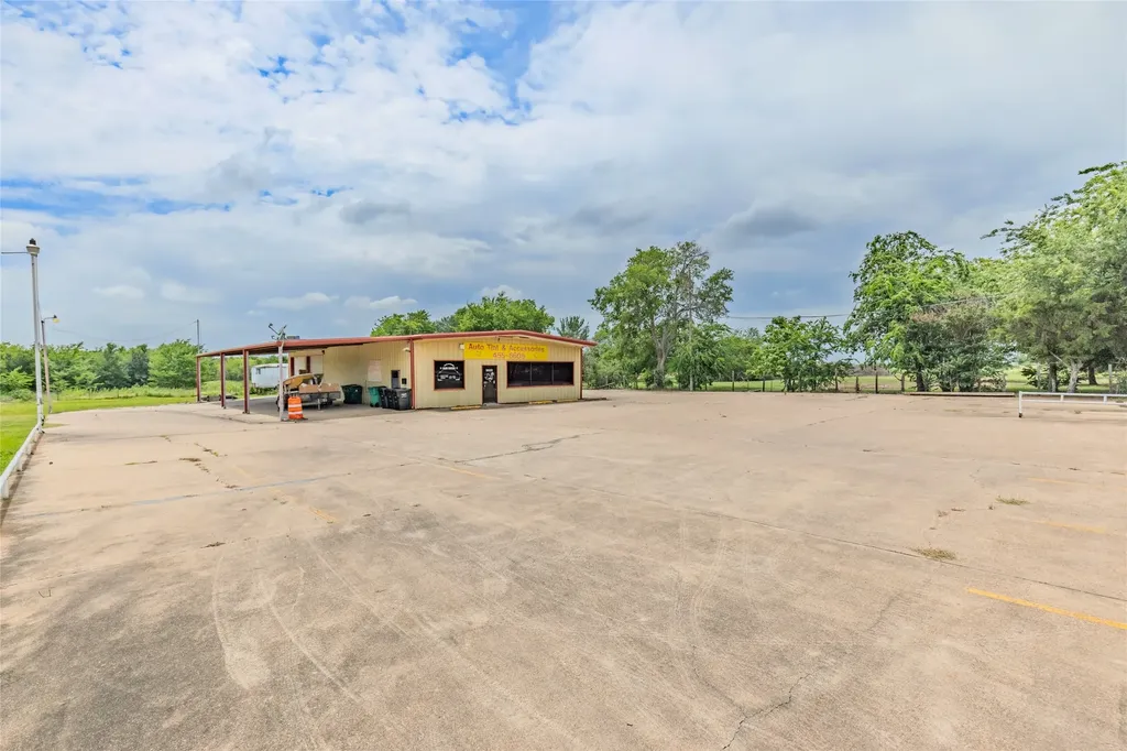 9920 Wesley Street Greenville TX 75402