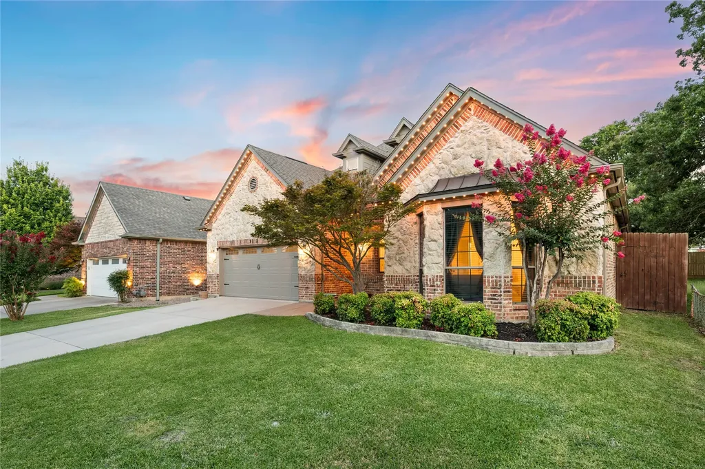 8012 Odell Street North Richland Hills TX 76182