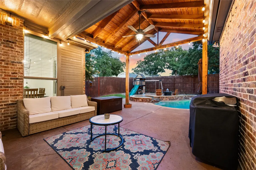 8012 Odell Street North Richland Hills TX 76182