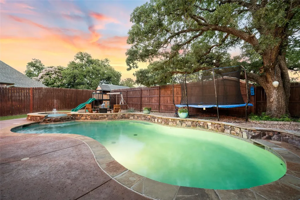 8012 Odell Street North Richland Hills TX 76182