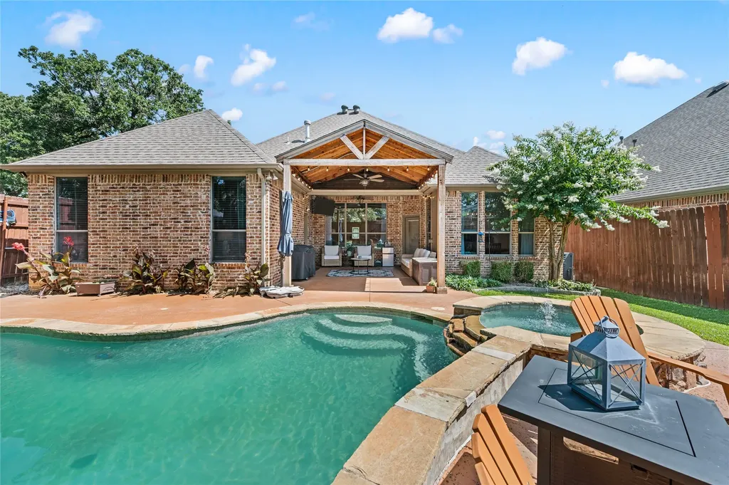 8012 Odell Street North Richland Hills TX 76182