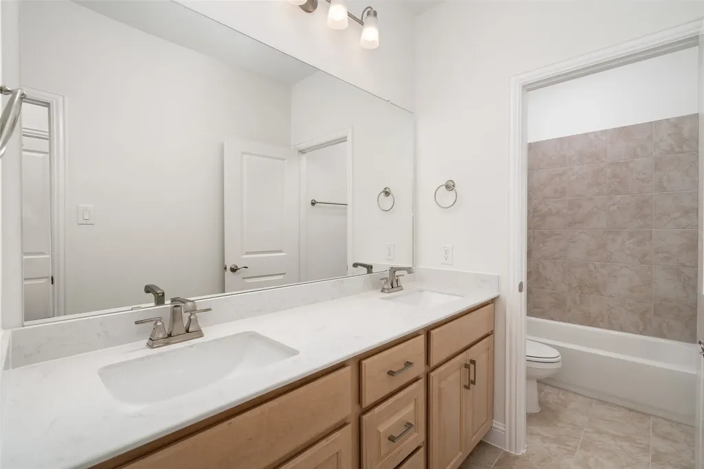 925 Cedar Street Lavon TX 75166