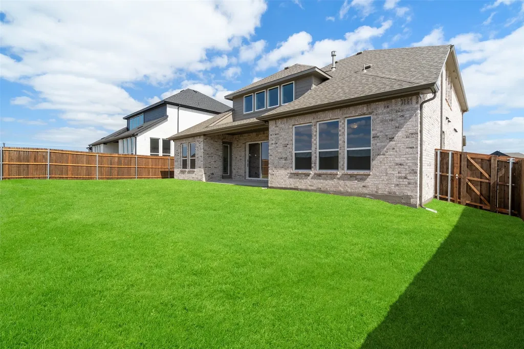 925 Cedar Street Lavon TX 75166