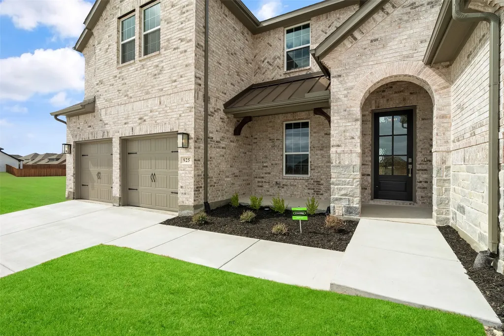 925 Cedar Street Lavon TX 75166