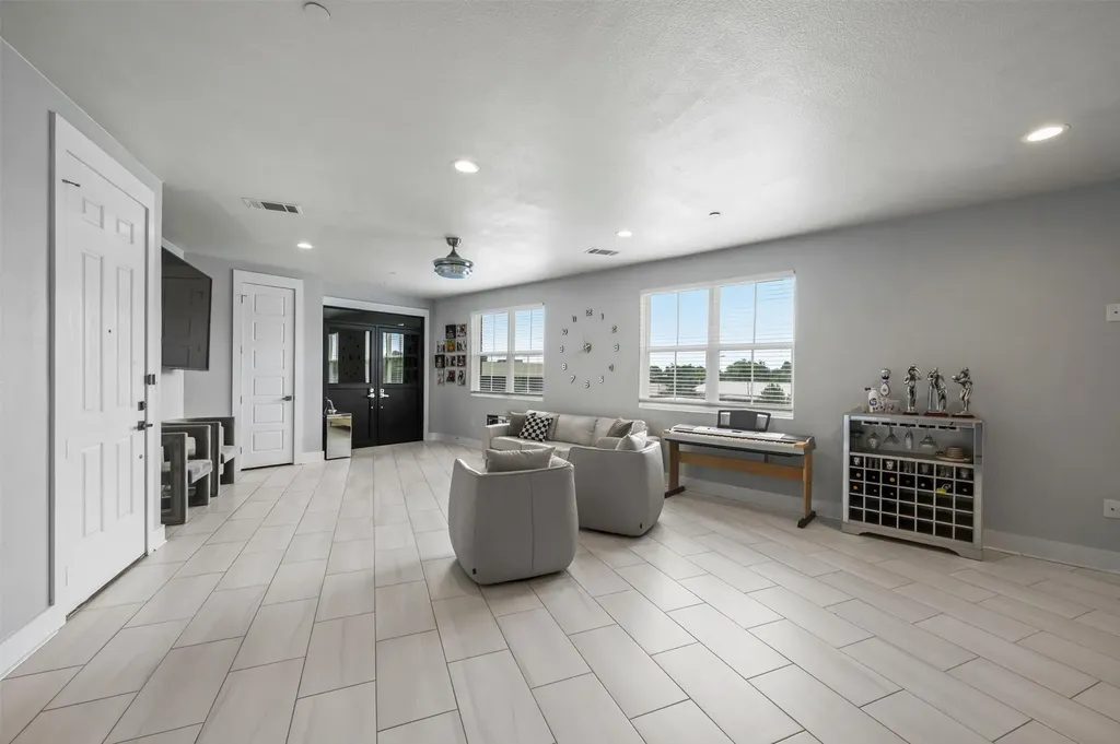 251 S Mill Street Lewisville TX 75057