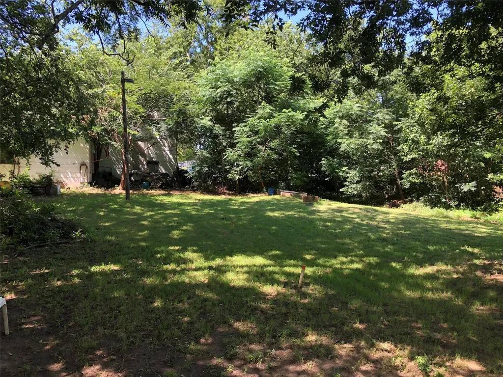 301 Elba Street Bowie TX 76230
