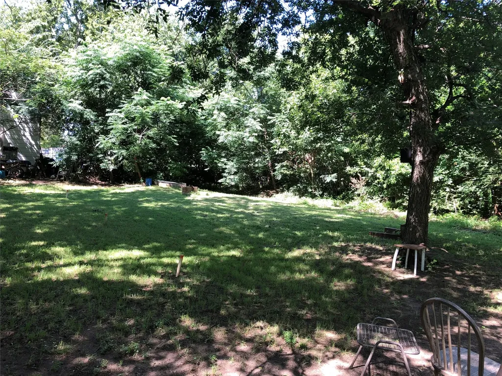 301 Elba Street Bowie TX 76230