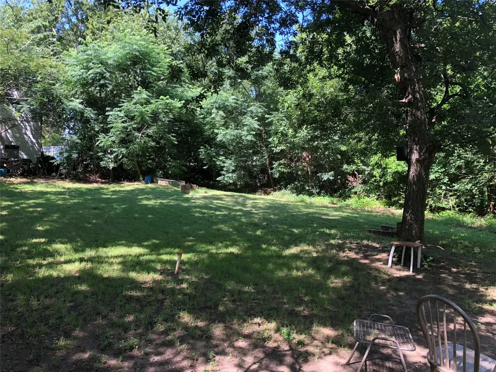 301 Elba Street Bowie TX 76230