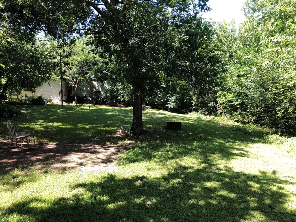301 Elba Street Bowie TX 76230
