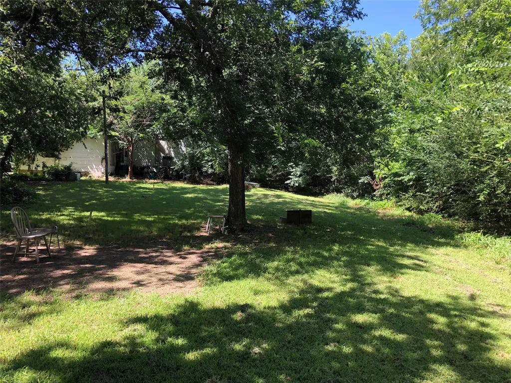 301 Elba Street Bowie TX 76230