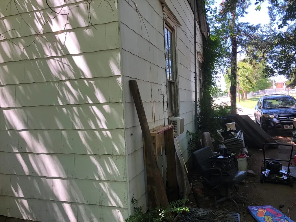 301 Elba Street Bowie TX 76230