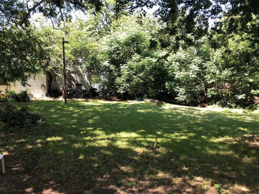301 Elba Street Bowie TX 76230