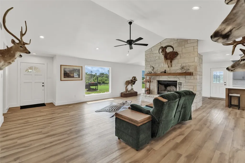1901 Melissa Lane Keene TX 76031