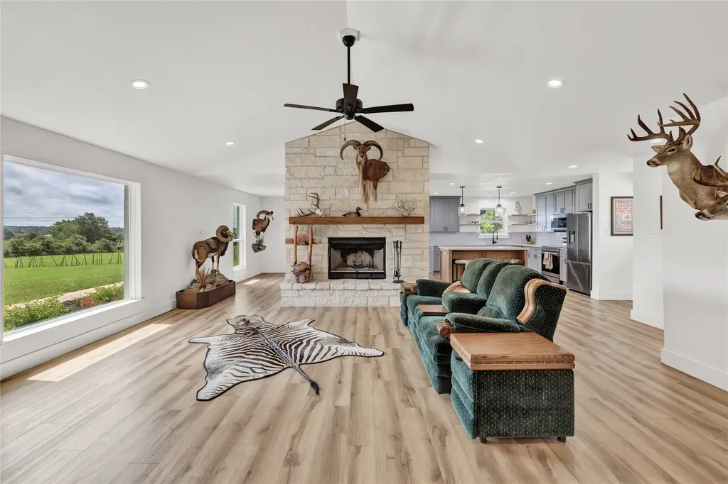 1901 Melissa Lane Keene TX 76031