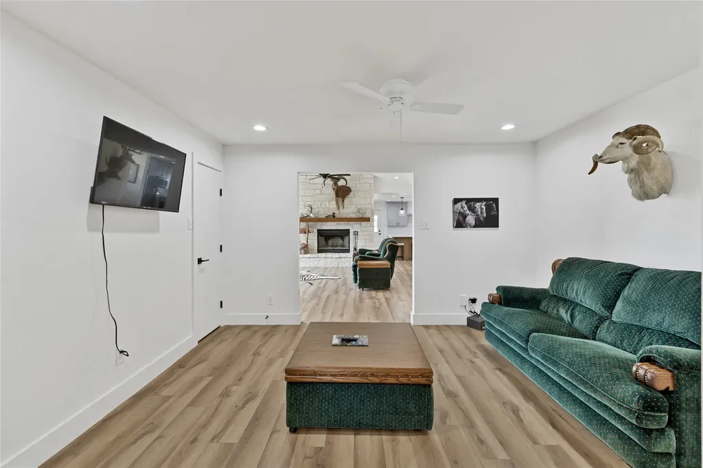 1901 Melissa Lane Keene TX 76031