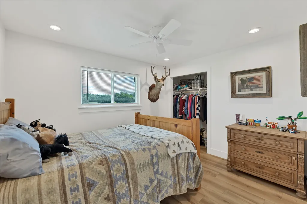 1901 Melissa Lane Keene TX 76031