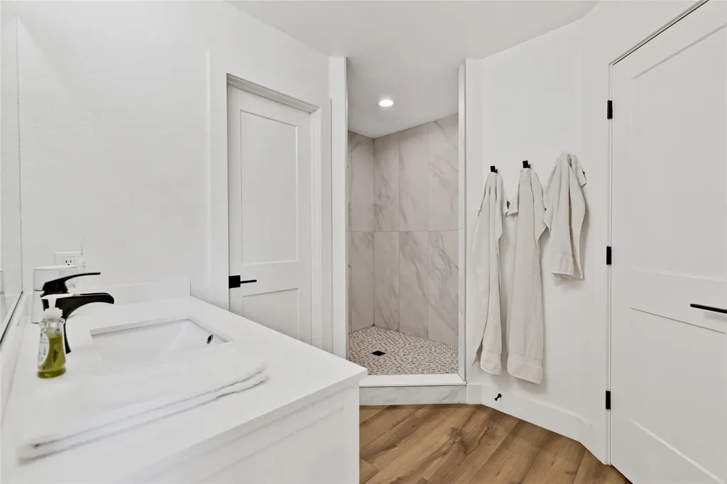 1901 Melissa Lane Keene TX 76031
