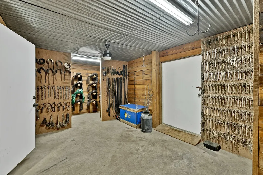 1901 Melissa Lane Keene TX 76031