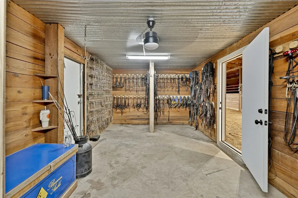 1901 Melissa Lane Keene TX 76031