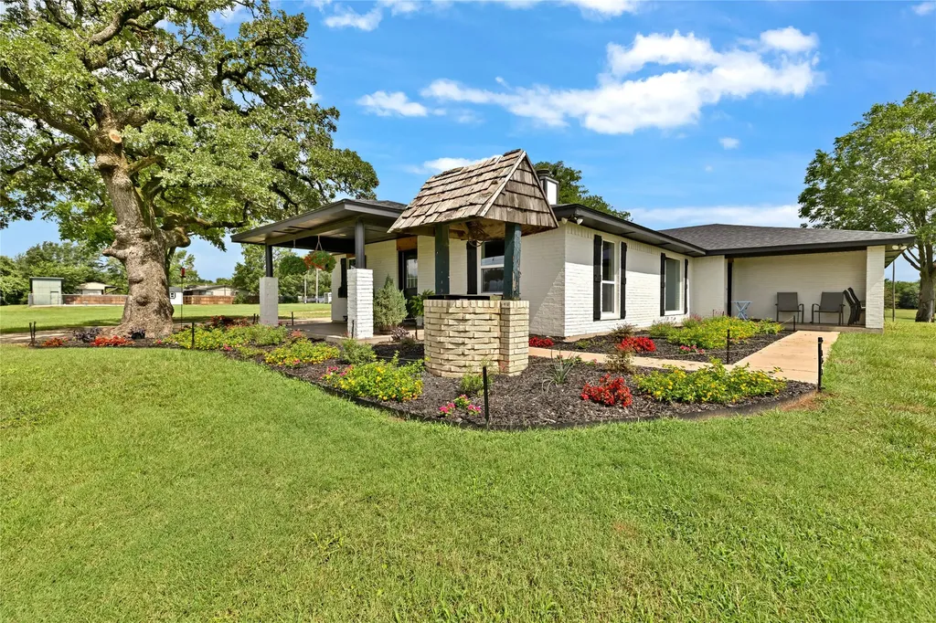 1901 Melissa Lane Keene TX 76031