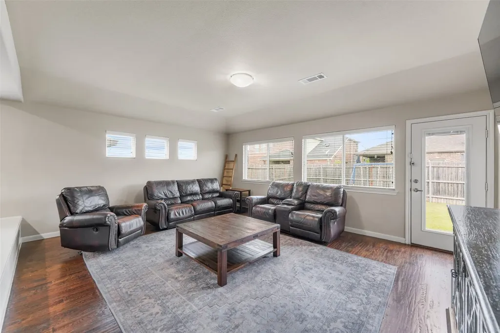 2017 Windsong Drive Heartland TX 75126